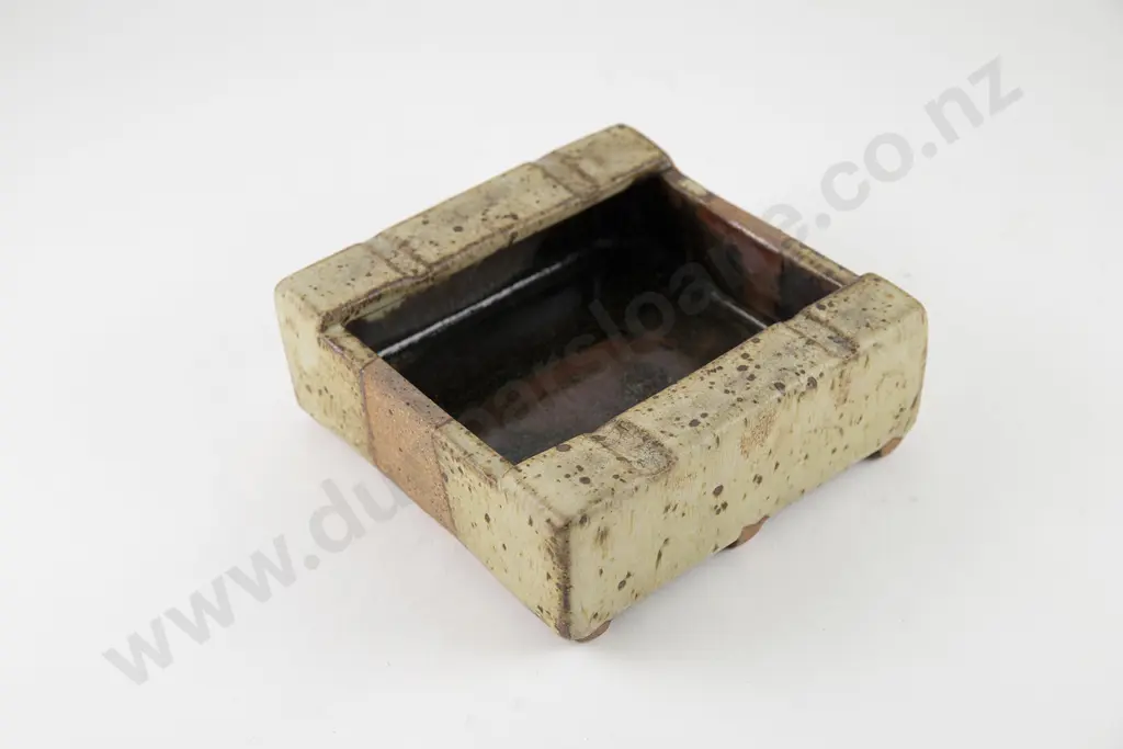 Juliet Peter Ashtray Image 1++