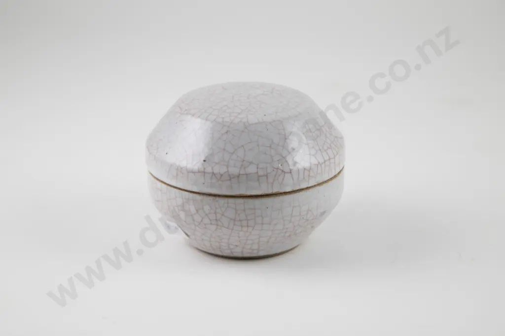 Paul Fisher Lidded Pot Image 1++