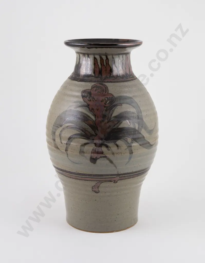 Royce McGlashen - Vase Image 1++