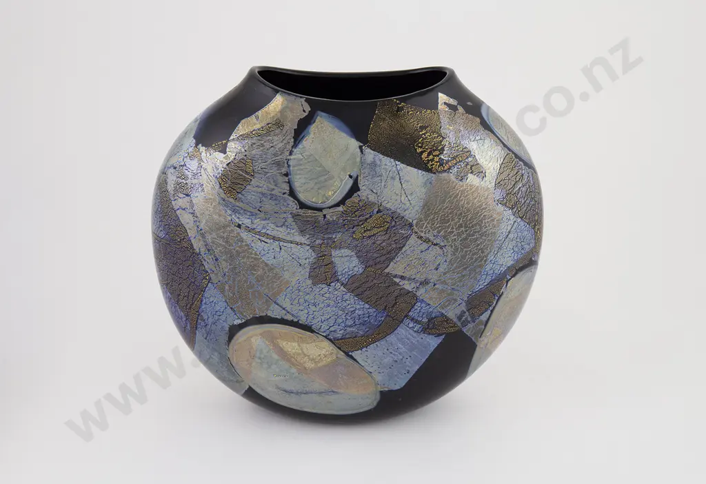 Garry Nash Black Vase Image 1++