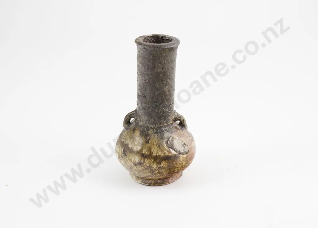 Small Richard Parker Lug Handled Vase Image 1++