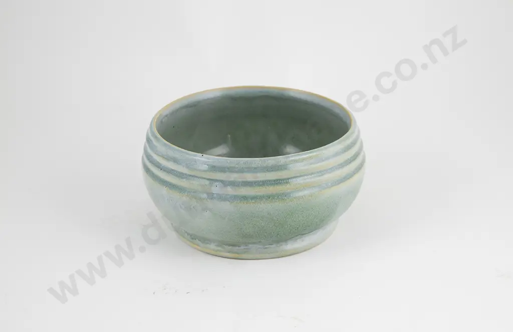 Crown Lynn Circular Bowl Image 1++