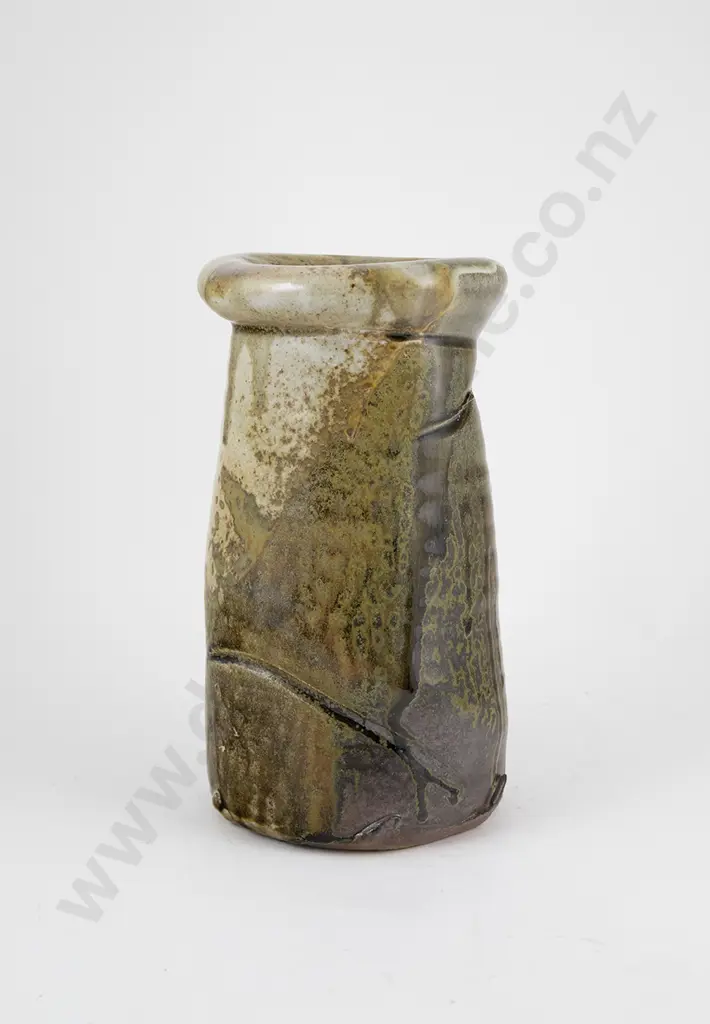 NZ Pottery Vase Image 1++