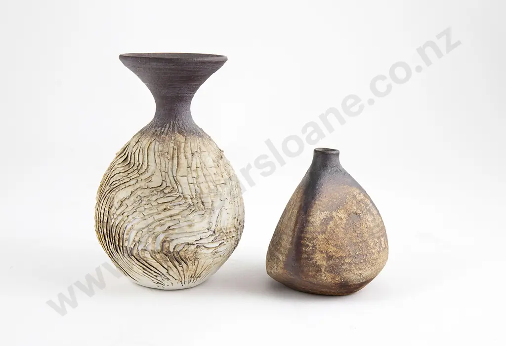 Two Doris Dutch Vases Image 1++