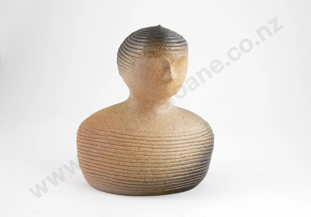 Bust With Ribbed Decoration Image 1++