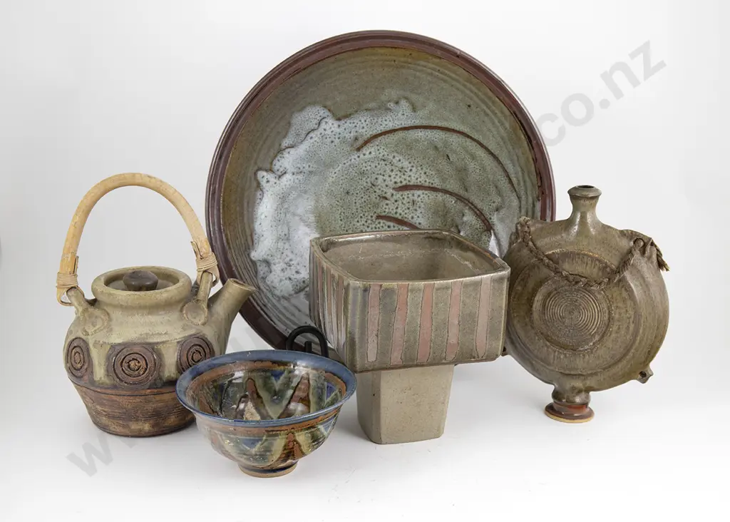 Five Pieces of NZ Pottery Image 1++