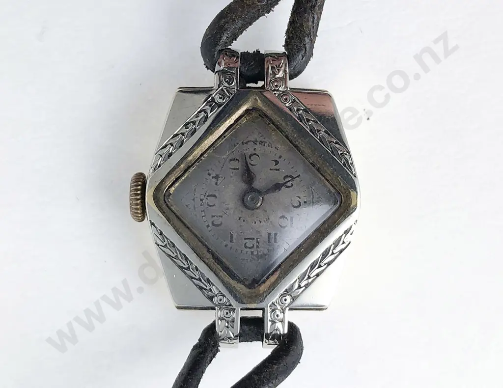 Art Deco 18ct Ladies Wristwatch Image 1++