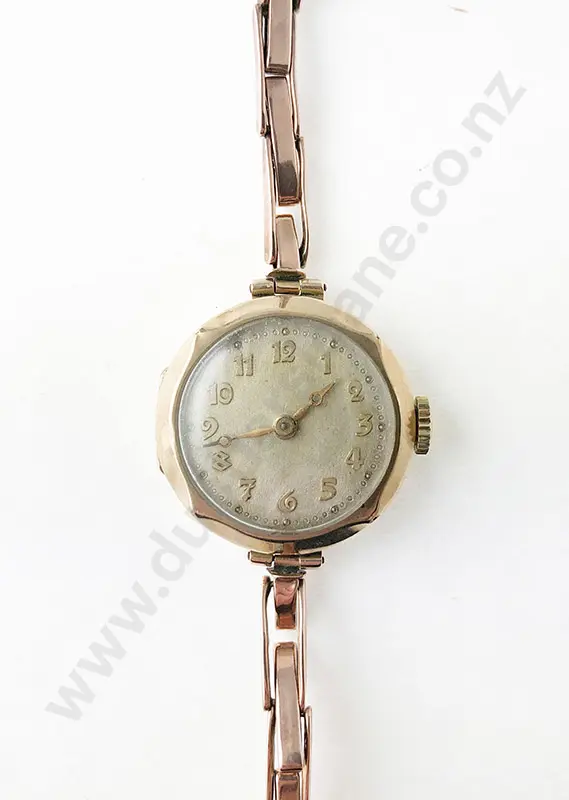 9ct Vintage Ladies Wristwatch on Expanding Strap Image 1++