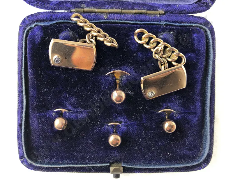 Boxed 15ct and 9ct Cufflinks and Studs Image 1++