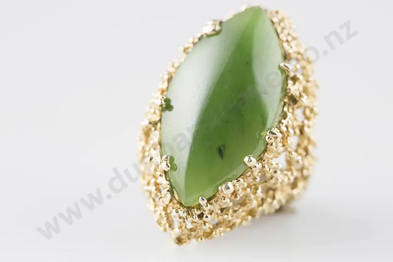 9ct Greenstone Dress Ring Image 1++