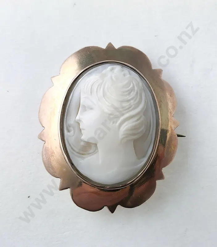 9ct Framed Cameo Brooch Image 1++