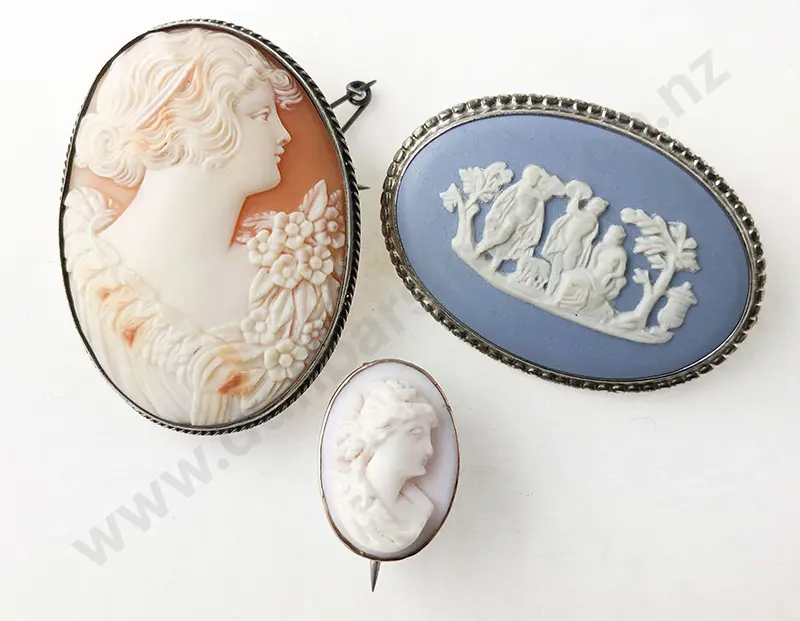Three Various Cameo Brooches Image 1++