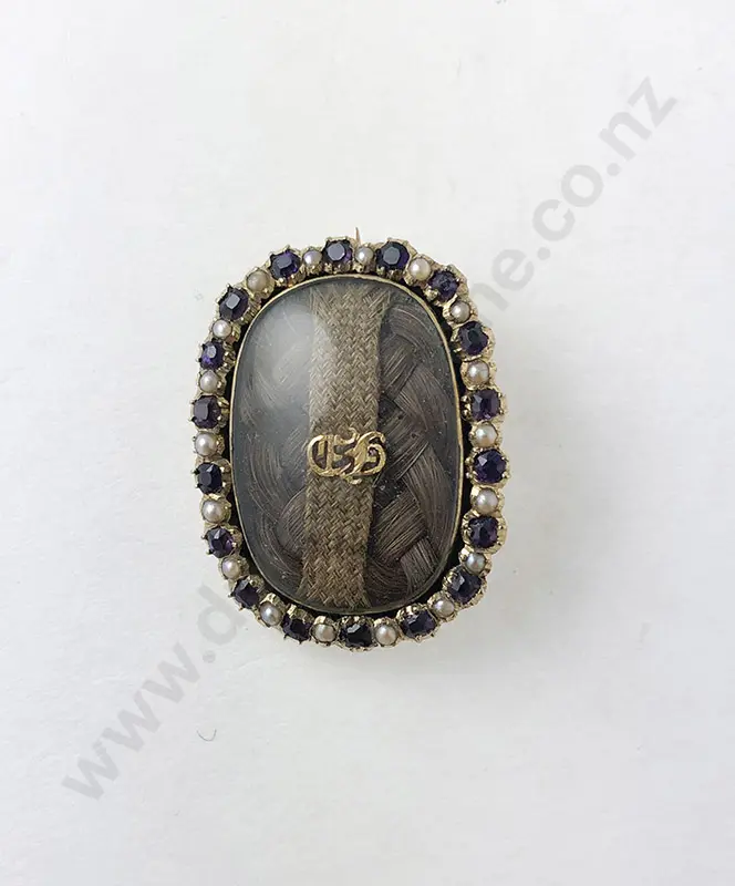 George III 15ct Hair Plait Mourning Brooch Image 1++