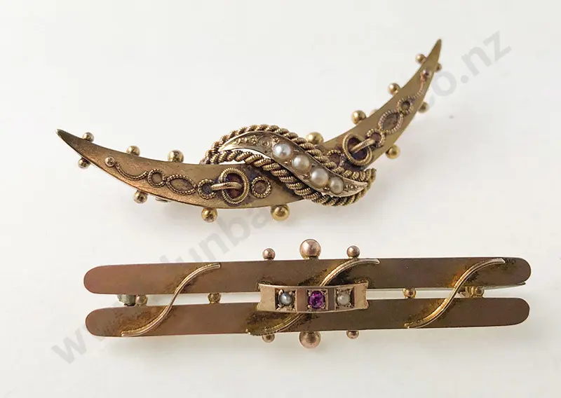 15ct and 9ct Gem Set Bar Brooches Image 1++