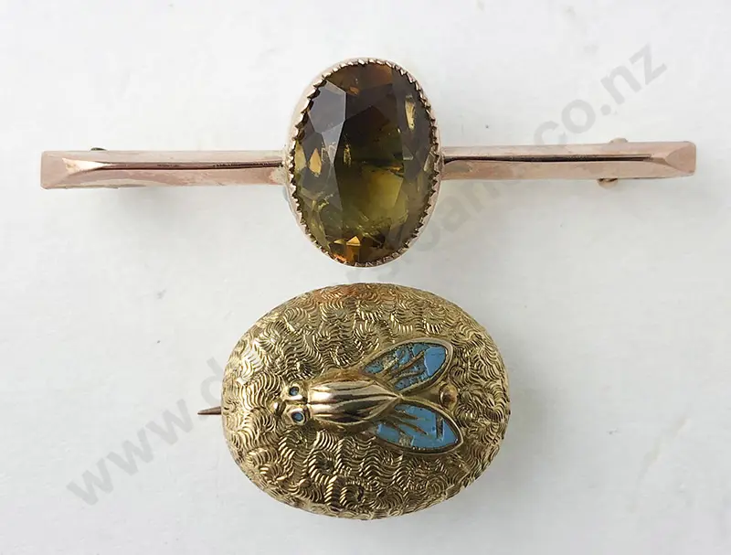 15ct and 9ct Brooches Image 1++