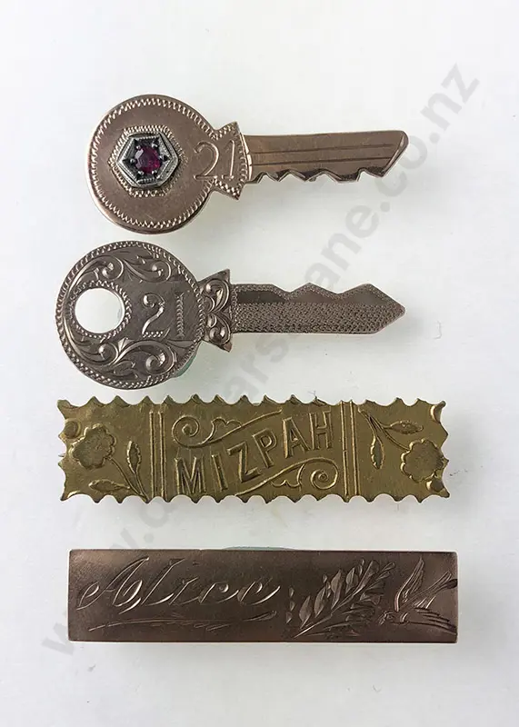 Two 9ct '21' Key Brooches Image 1++