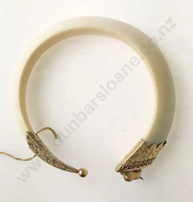 Victorian 15ct Mounted Boar Tusk Pendant Image 1++