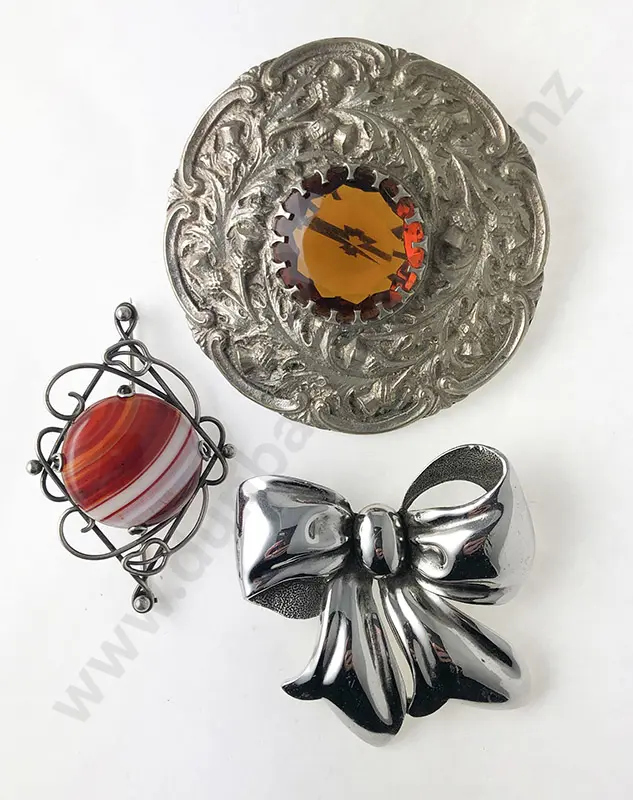 Large Scottish Plaid Brooch Image 1++