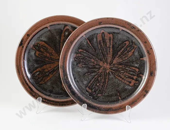 Mirek Smisek Pair Plates Image 1++