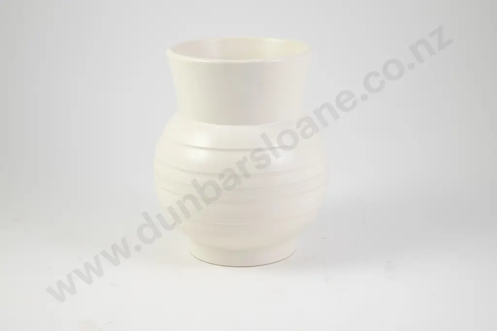 Crown Lynn Hand Potted Ribbed Vase Image 1++