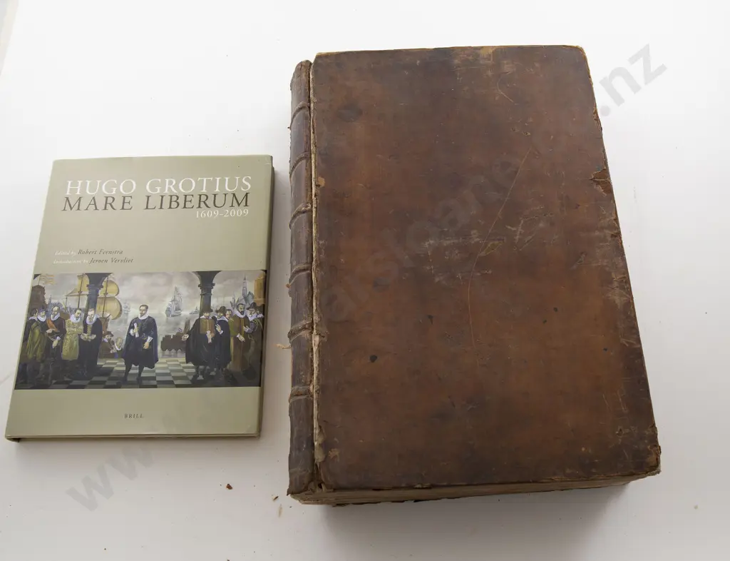 Rev Thomas Bankes - The Christian's New and Compleat Family Bible Image 1++