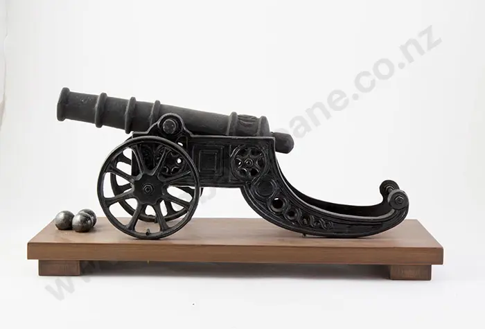 Cast Iron Model of a Cannon Image 1++