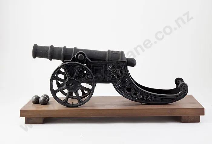 Cast Iron Model of a Cannon Image 1++