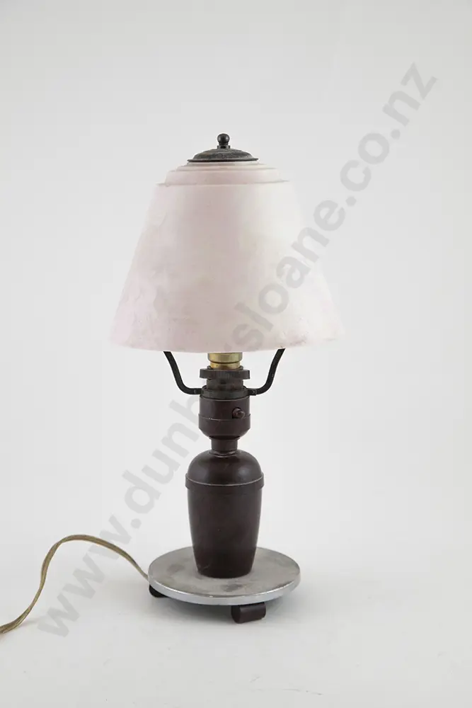Bakelite Table Lamp Image 1++