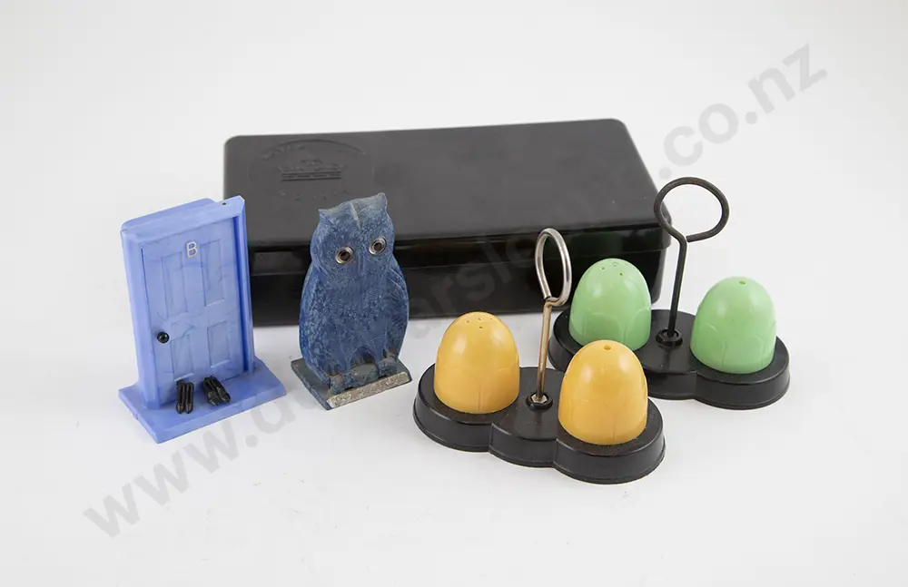 Collection of Bakelite Ware Image 1++