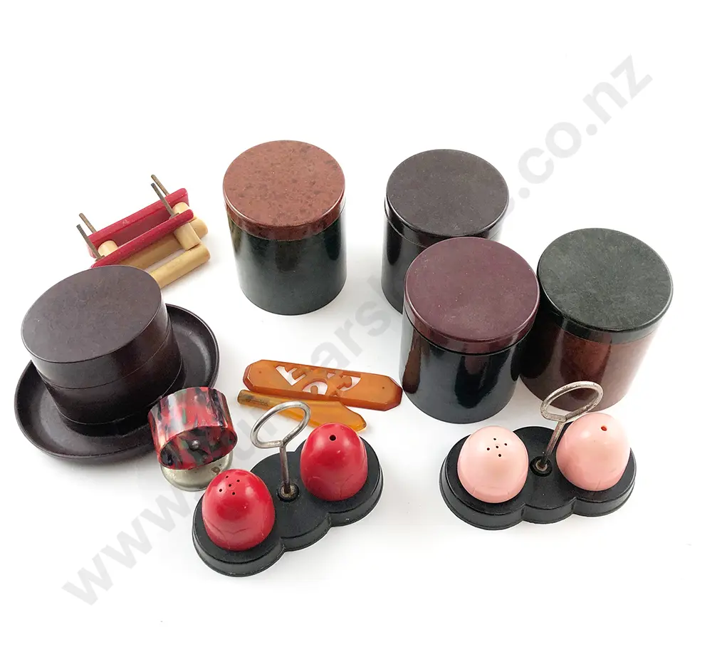 Collection of Bakelite Ware Image 1++