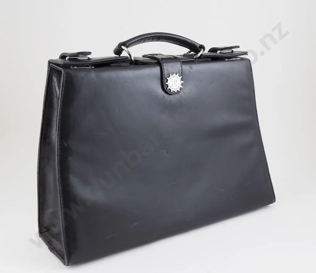 Double Closure Stiffened Black Leather Brief Case Image 1++