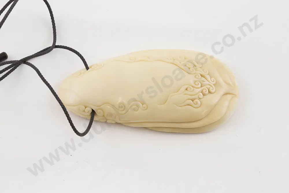 Owen Mapp Marine Ivory Pendant Image 1++