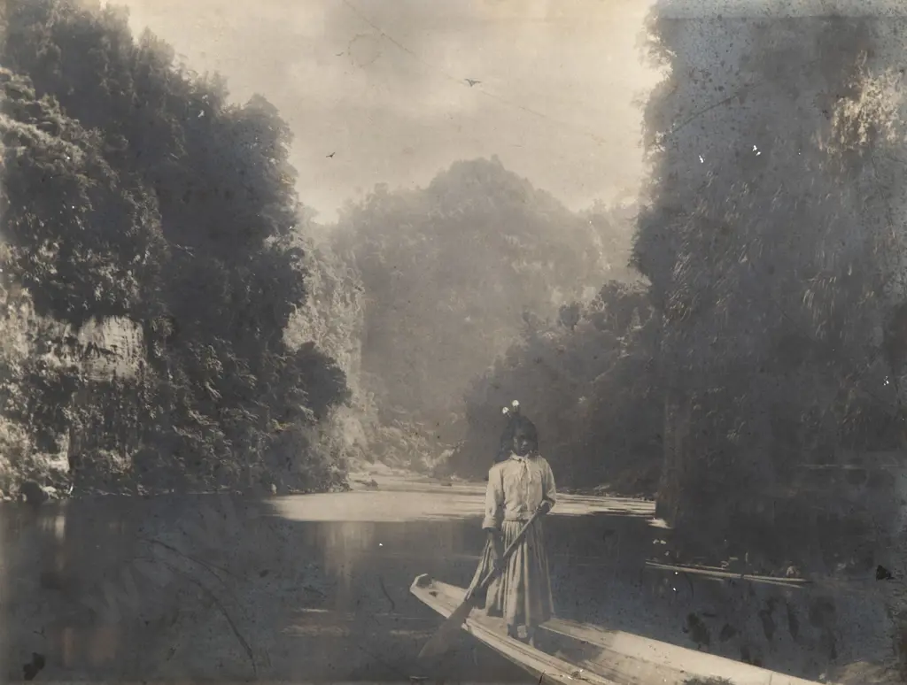 Three Unframed Vintage Photographs Image 1++