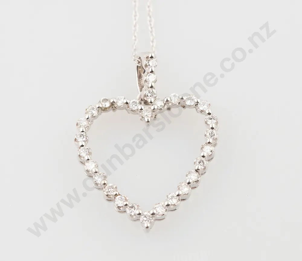 14ct White Gold Diamond Pendant & Chain Image 1++
