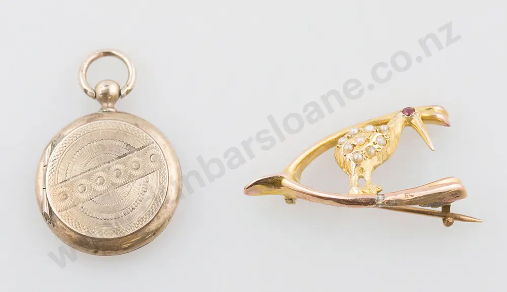 9ct Kiwi Wishbone Brooch & 9ct Photo Locket Image 1++