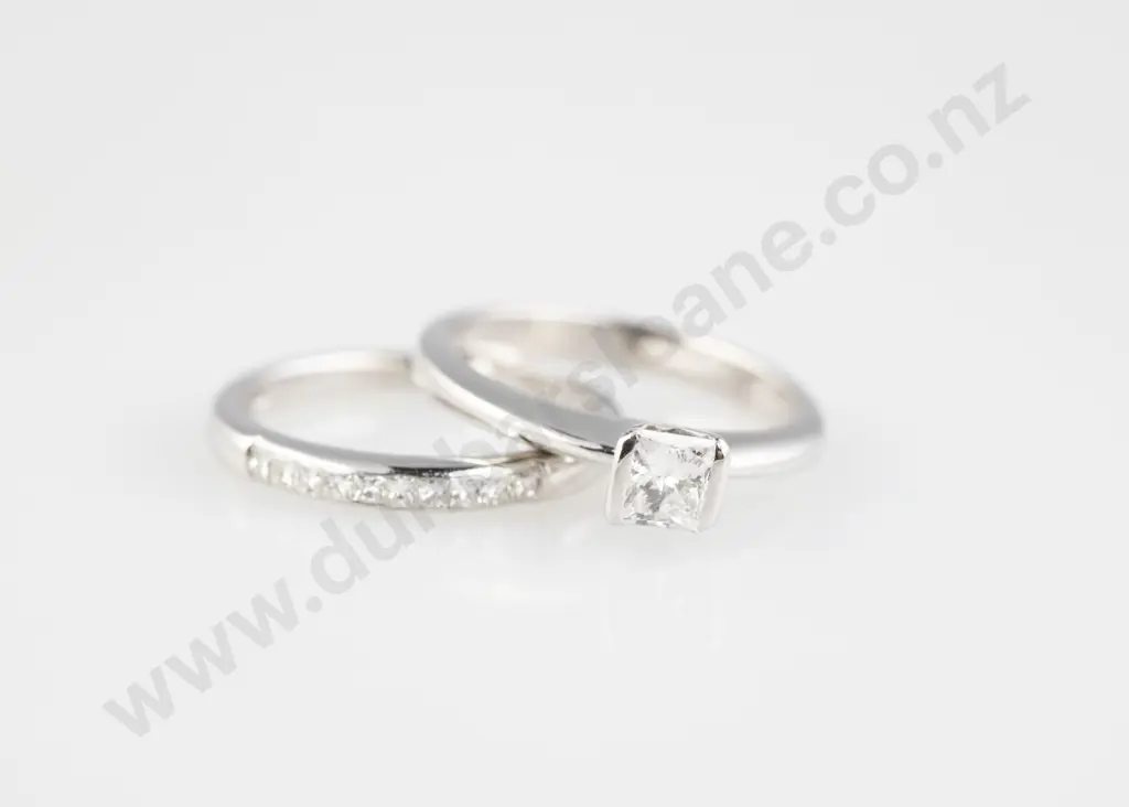 18ct White Gold Solitaire Diamond Ring and Wedding Band Image 1++
