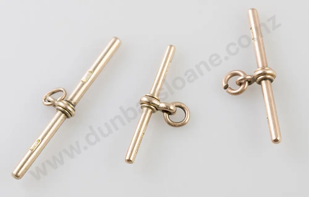 Three 9ct "T"-Bars Image 1++