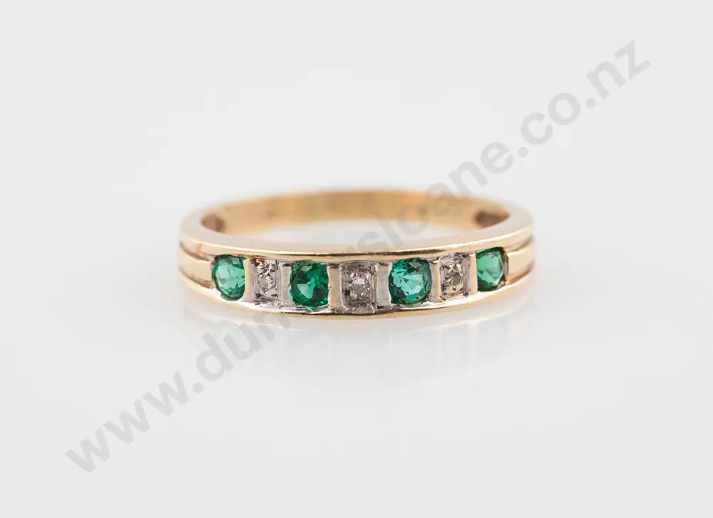 9ct Emerald & Diamond Band Image 1++