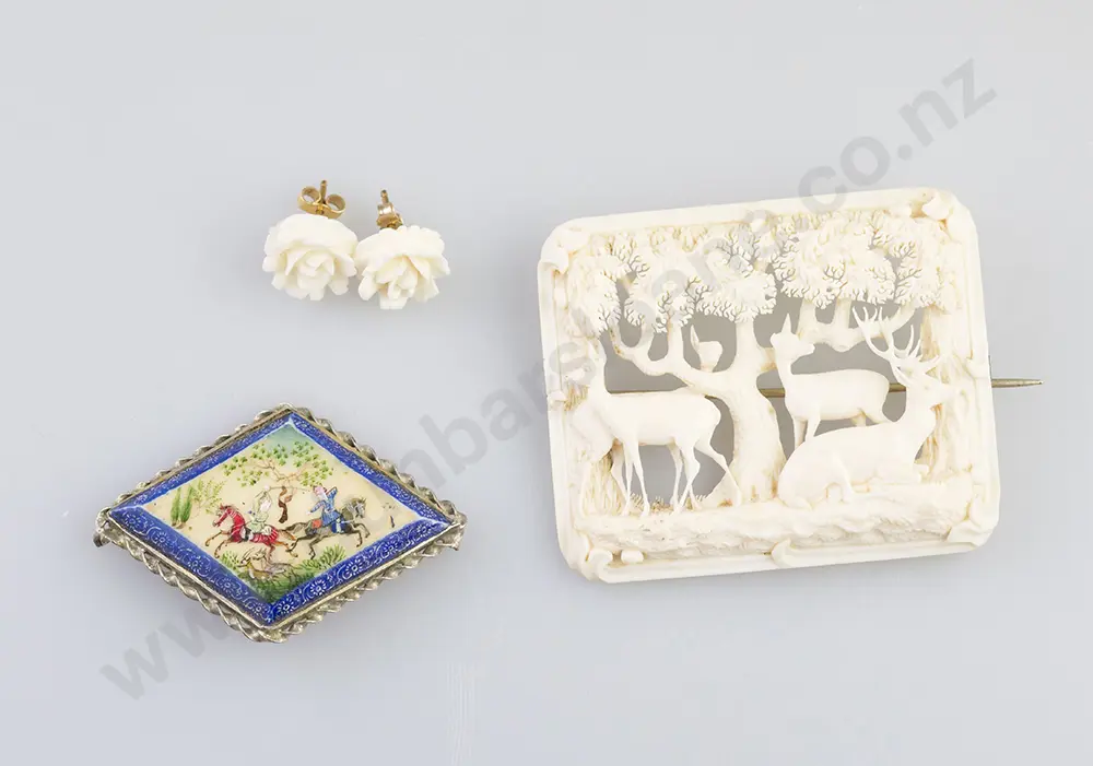 Finely Carved Ivory Forest Scene Brooch & Others Image 1++