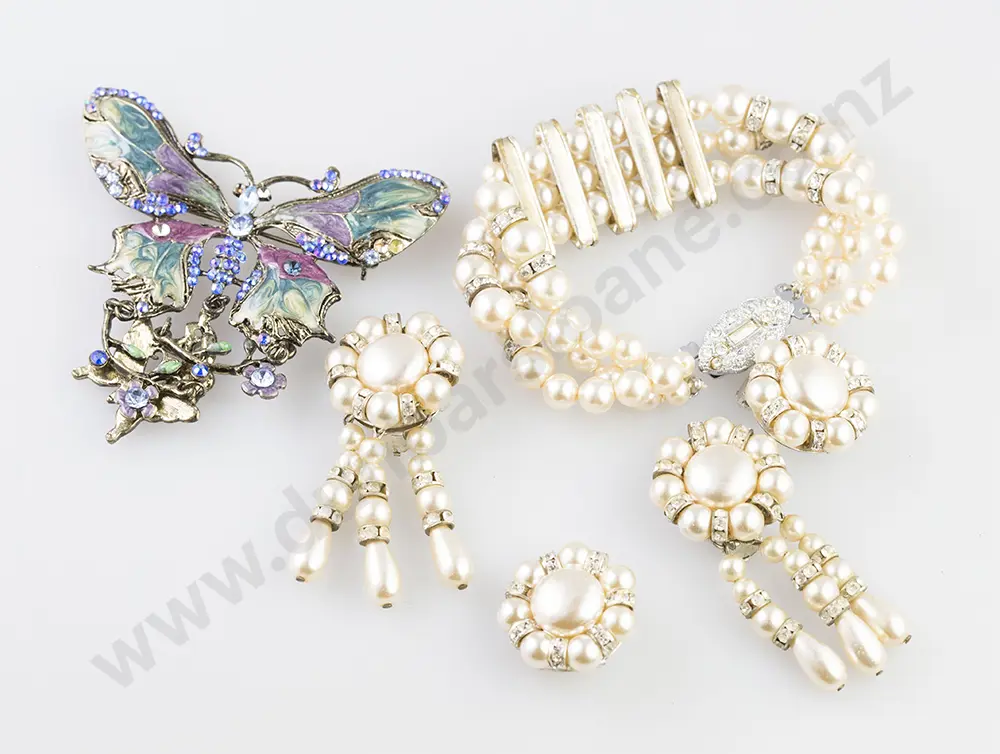 Small qty Costume Jewellery Image 1++