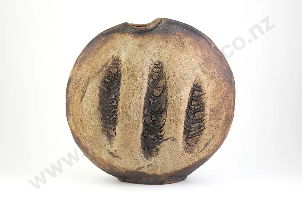 Len Castle Discoid Vase Image 1++