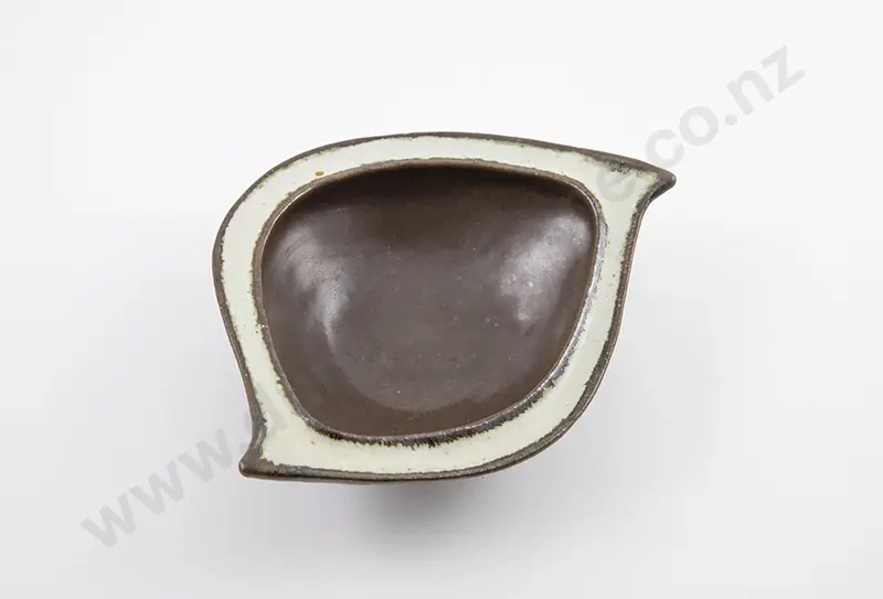 James Greig Unfolding Form 'Eye' Bowl Image 1++