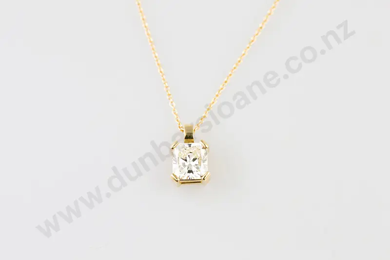 18ct Solitaire Diamond Pendant Image 1++