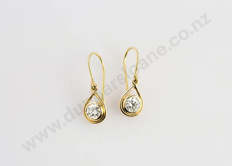 Pair 18ct Single Diamond Pendant Drop Earrings Image 1++
