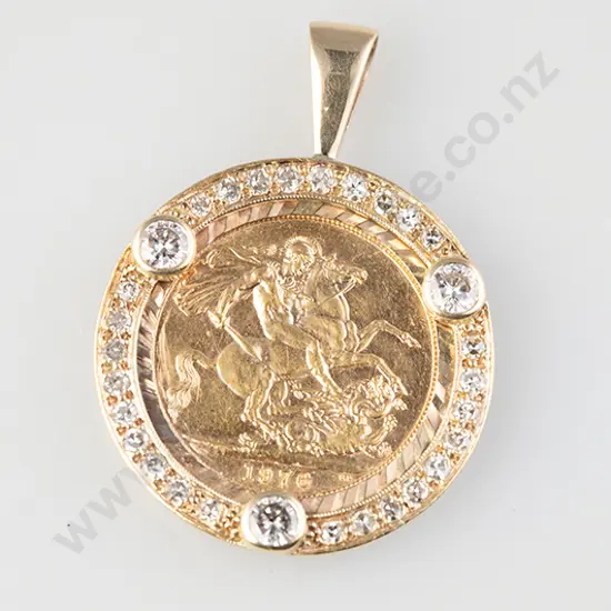 18ct & Diamond Pendant Mounted Gold Sovereign