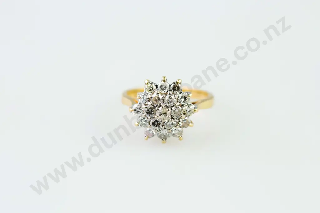 18ct 19stone Diamond Cluster Ring Image 1++