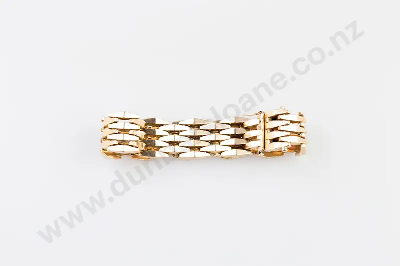 9ct Four Link Gate Style Bracelet Image 1++
