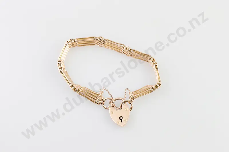 9ct Traditional Design Gate Link Bracelet Image 1++