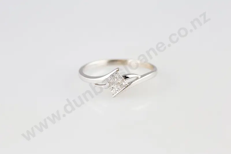 18ct White Golf Four Stone Diamond Ring Image 1++