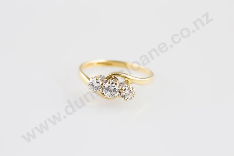 18ct Three Stone Diamond Ring Image 1++